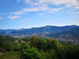 Panorama na góry wokół Bergamo
