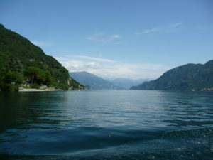 Jezioro Como i widok na góry